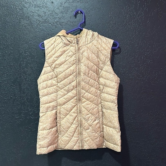NEW YORK & COMPANY Women’s Beige Thermos Vest with Hood Size XS - Picture 1 of 6